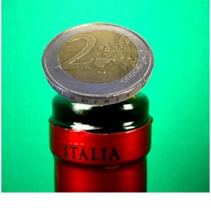 Coin in Bottle, 2-EURO Münze - traditional